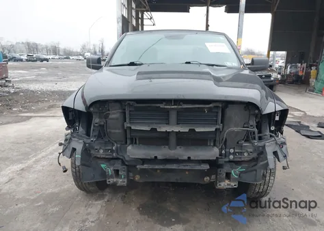 2021 Ram 1500 Classic Slt 4X4 6'4 Box z USA, uszkodzony, nr VIN 1C6RR7TT2MS516843